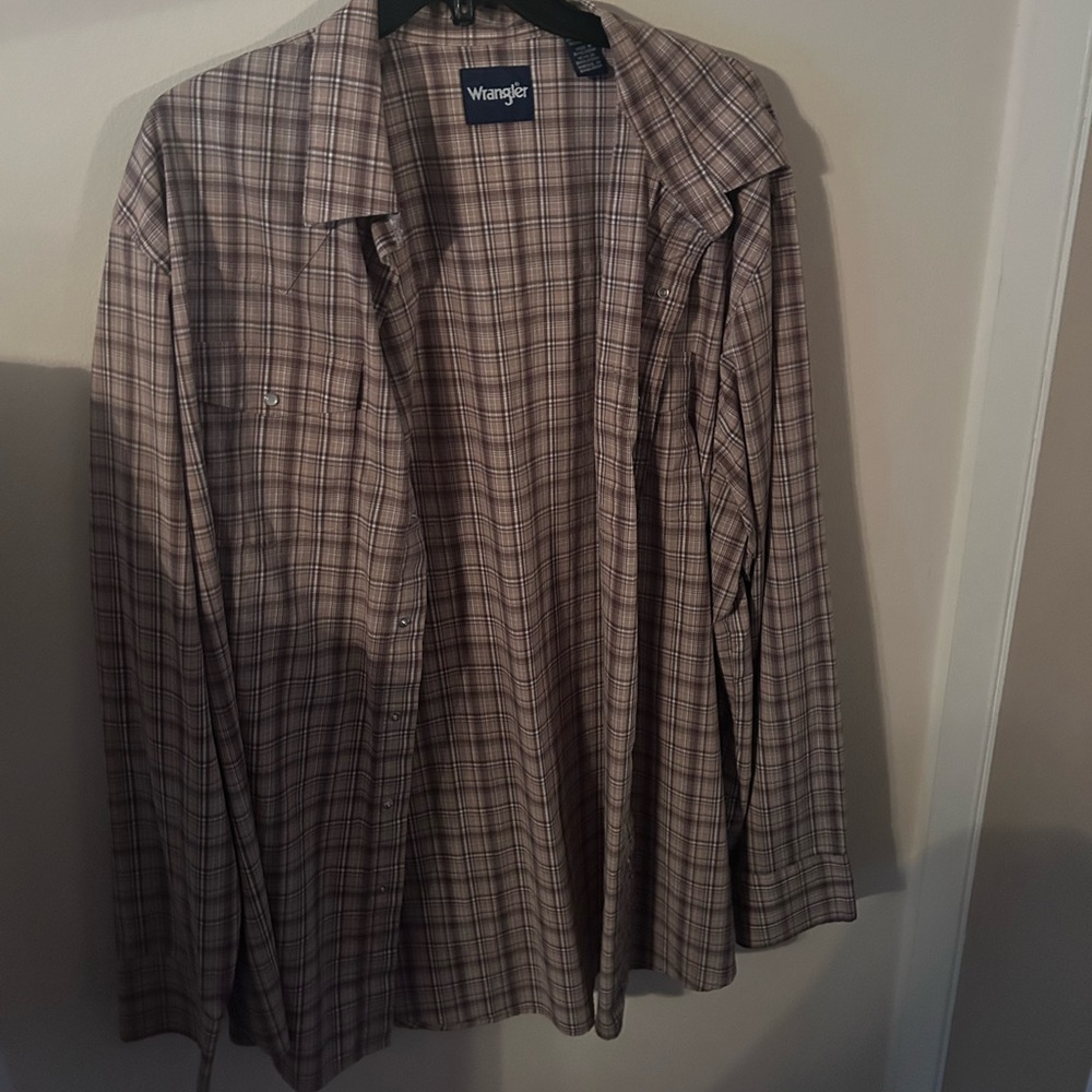 Wrangler brown plaid pearl snap long sleeve shirt